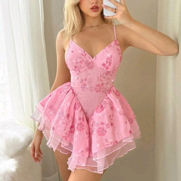 Dresses & Skirts - Women's Summer New Pink Spaghetti Strap Lace Trim Mesh Layered Ruffle M